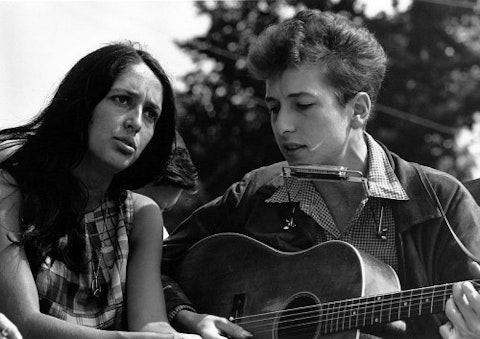 800px-Joan_Baez_Bob_Dylan