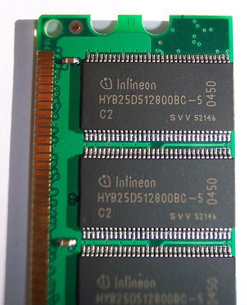 484px-DDR_RAM-2