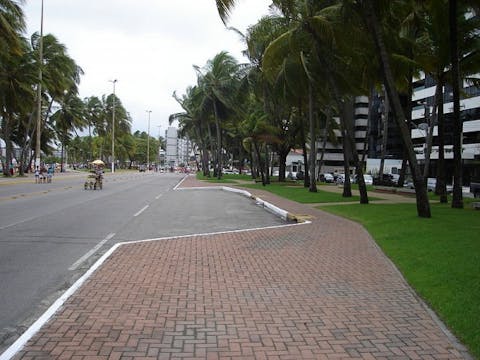 800px-Calçada_da_Orla_Marítma_de_Maceió_-_AL