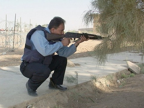 800px-Iraqi_Policeman 10 Easiest and Hardest Countries to Conquer
