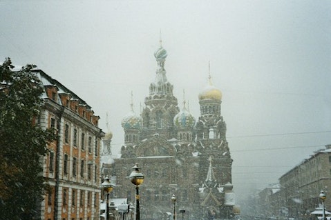 800px-St_Petersburg_Church_of_the_Savior_on_Blood