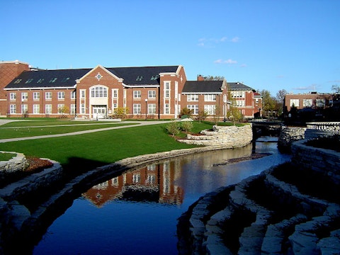 15 Best Places in Illinois For A Couple To Live On Only Social Security