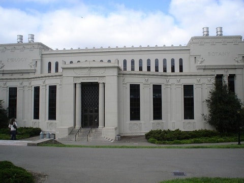 800px-Valley_Science_Building2