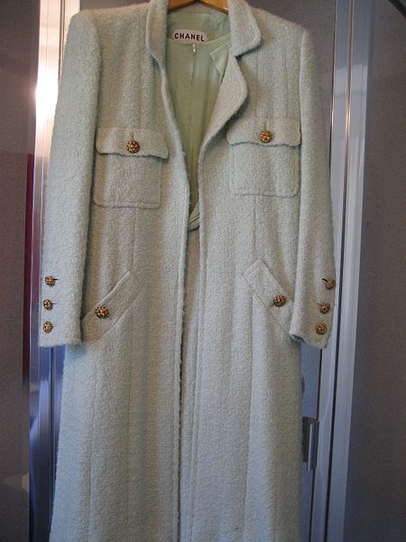450px-Chanel_suit