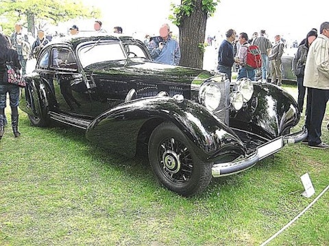 798px-Mercedes-Benz_540K-Autobahnkurier_Front-view