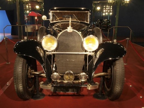 800px-Bugatti_Limousine_Type_41_'Royale'_(1933)_pic2 (1)