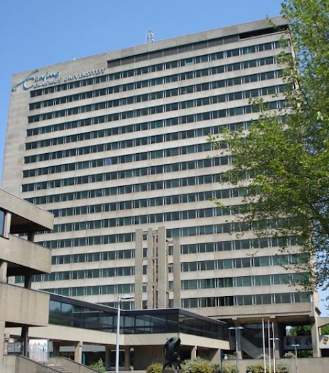 530px-Rotterdam_universiteit_faculteitsgebouw