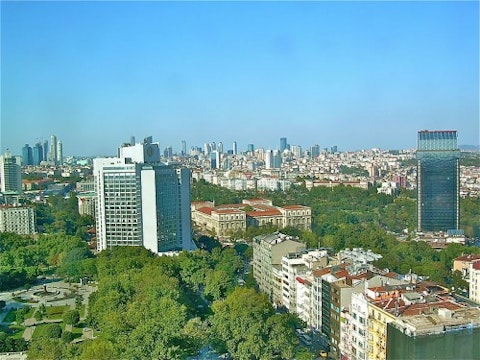 800px-İstanbul_skyline_from_the_Marmara-hotel