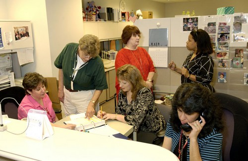 800px-Office_of_communication_staff