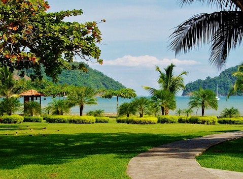 15 Easiest Countries to Get Citizenship as an American