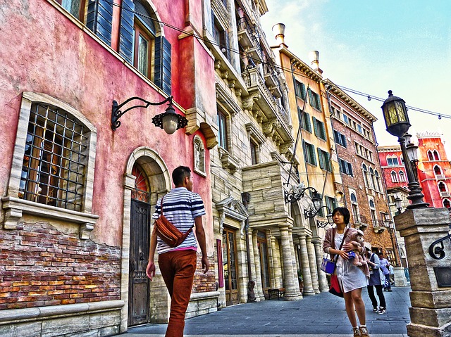 10 Jobs That Allow You to Travel