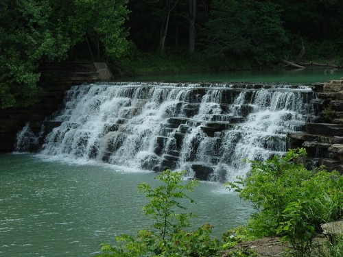 arkansas-devils den state park-watefall