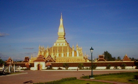 1024px-That_Louang_Vientiane