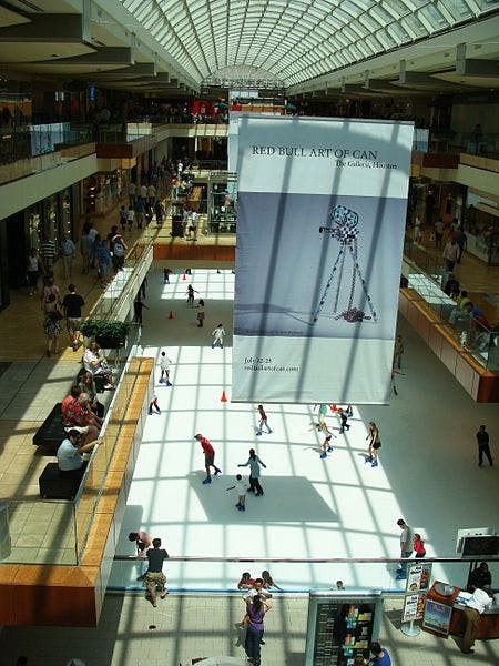 450px-Houston_galleria_skating_rink