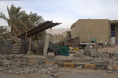 800px-2013_Bushehr_earthquake_By_Mardetanha_048
