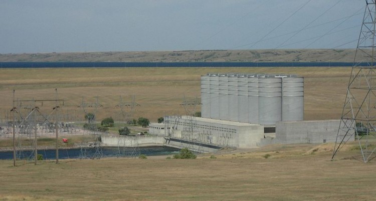 800px-Oahe_Powerhouse