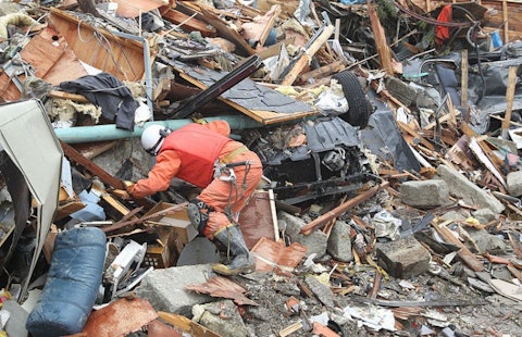 800px-RIAN_archive_882887_Japan_earthquake_aftermath