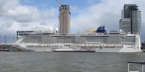800px-Rotterdam_cruiseschip_Norwegian_Epic