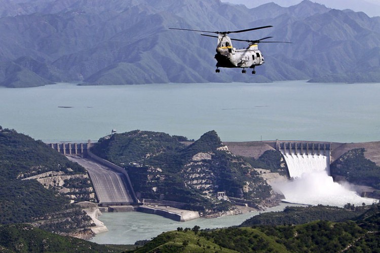 800px-Tarbela_Dam_during_the_2010_floods