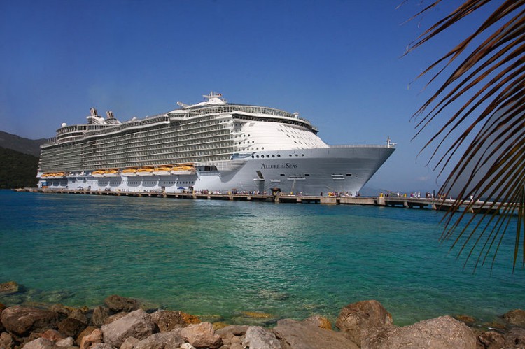 800px-The_Allure_of_the_Seas