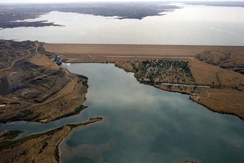 800px-USACE_Fort_Peck_Dam