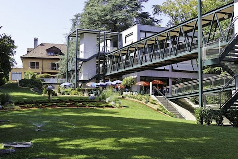 800px-Webster_Geneva_Campus