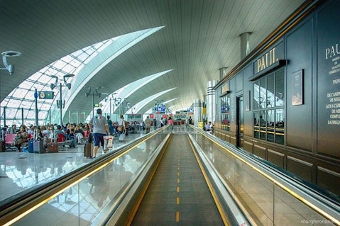 Dubai_International_Airport_Concourse_B_(2013)