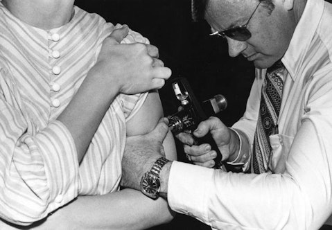 Influenza_Vaccination_1976