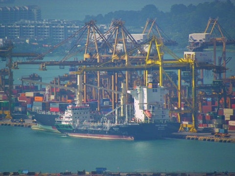 Sinar_Sabang_and_Delphine_Shipped_in_Singapore_Port_20130209