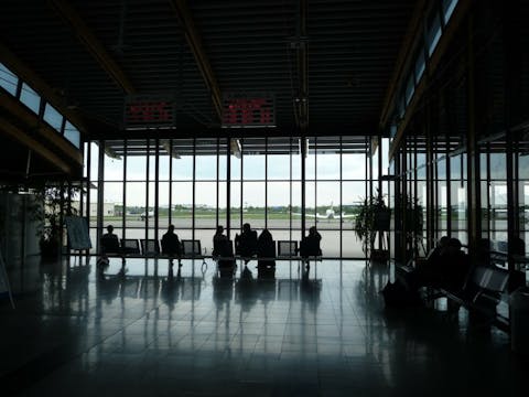 airport-84240_1280