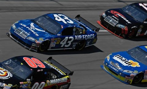 auto-racing-583592_1280