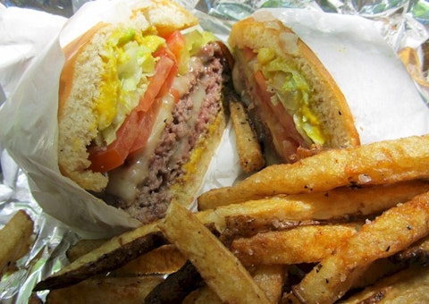 cheeseburger-426005_1280 12 Best Bargain Burgers & Fries in America