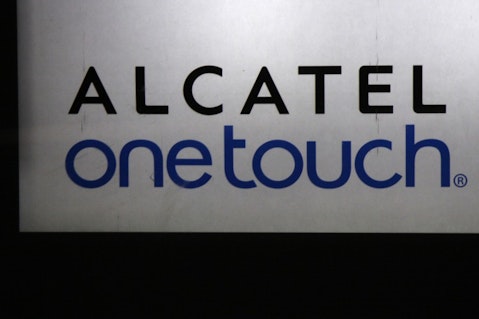 7 Easy to Use Mobile Phones for the Elderly