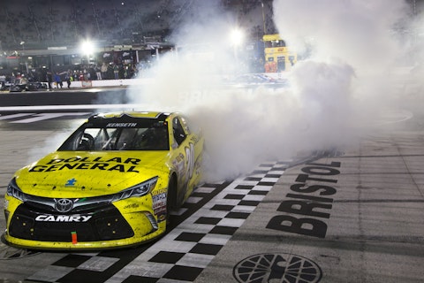 Dollar General Corp. (NYSE:DG), Logo, Sign, Cars, Automobile, city, cup