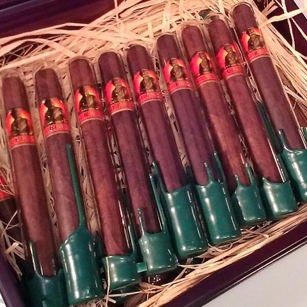 BjQ2DKkIQAAncnH.jpg-medium