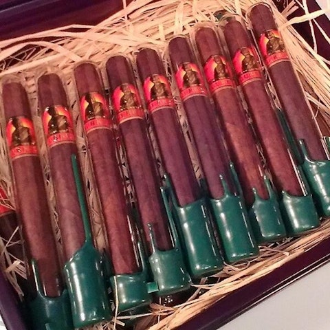 BjQ2DKkIQAAncnH.jpg-medium