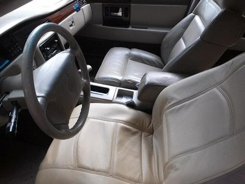 car-interior-513379_1280