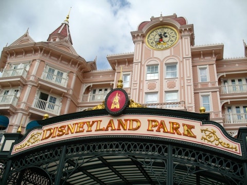 disneyland-park-452001_1920 11 Easiest and Best Paying Jobs of 2015