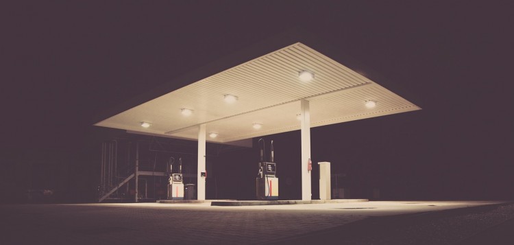 gas-station-692045_1280