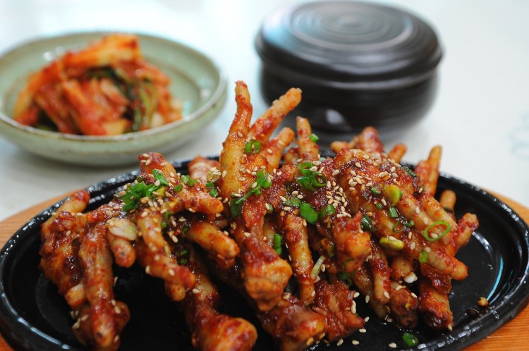 seasoned-chicken-feet-749362_1280
