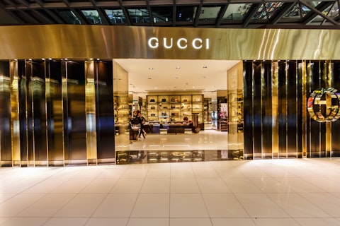 gucci, free, airport, market, thailand, mall, floor, activity, display, buy, merchandise, retail, view, business, urban, commercial, luxury, light, duty, people, hall, fashion,
