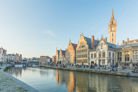 Nattee Chalermtiragool/Shutterstock.com