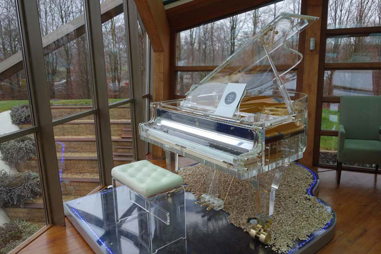 Heintzman deals crystal piano