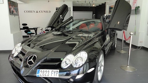 mercedes-634465_1280 Top 10 Best Selling Luxury Car Brands in the US