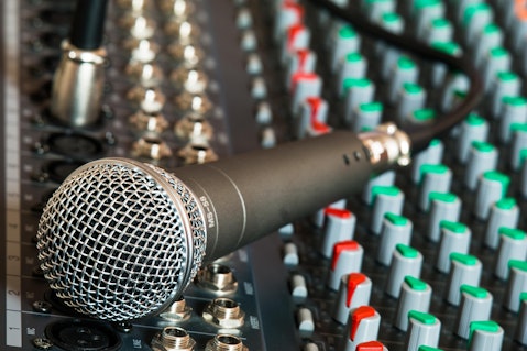 20 Best Hindi Karaoke Songs for Male Singers