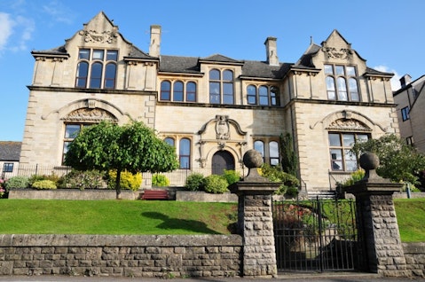 1000 Words/Shutterstock.com