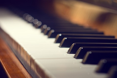 11 Beautiful Modern Piano Songs to Learn