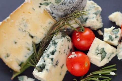 10 Countries that Export the Most Cheese in the World