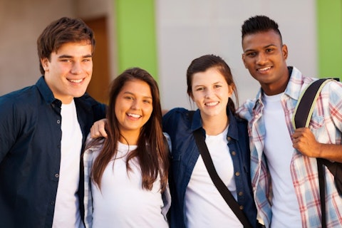 15 Summer Programs for High School Students with Scholarships
