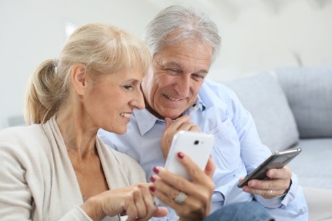 7 Easy to Use Mobile Phones for the Elderly